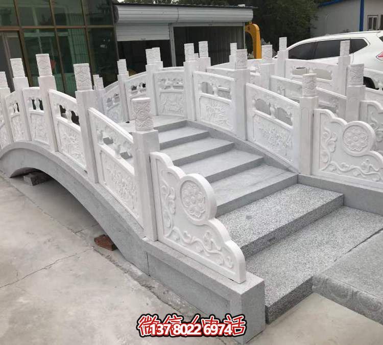 美麗的漢白玉石拱橋，伴您一路暢游！