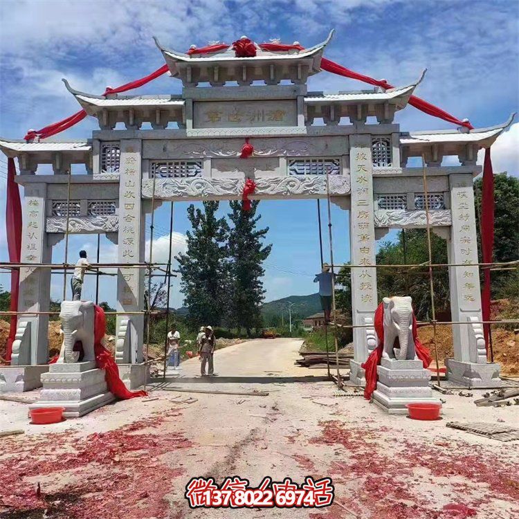集道路四柱、花崗巖、花崗石雕和牌樓于一體的精美絕倫藝術(shù)品