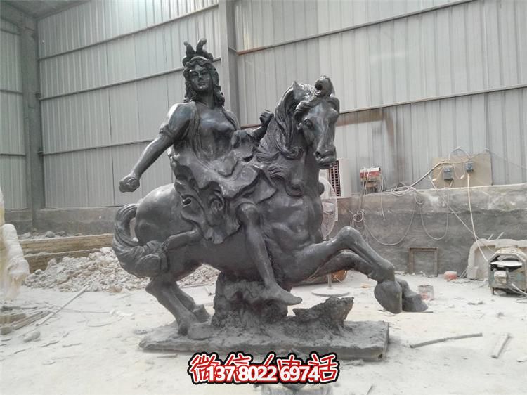 超越傳統，探索未知的玻璃鋼騎馬擺件