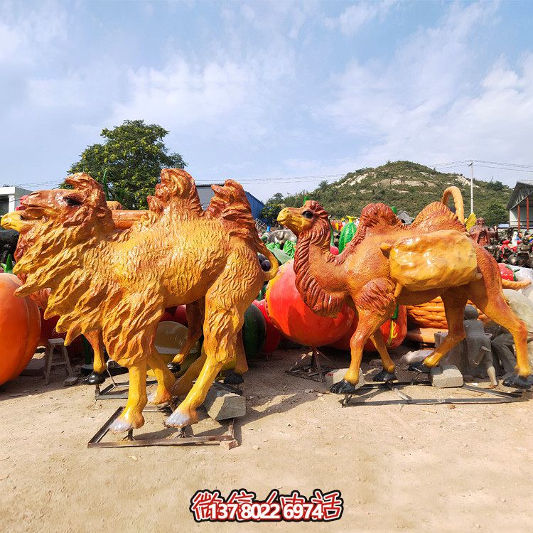 玻璃鋼駱駝雕塑，高端噴漆裝飾公園街道