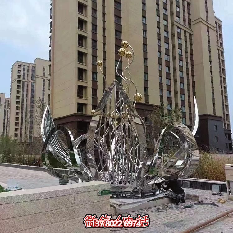 不銹鋼蓮花景觀擺件--為別墅、小區、大型建筑物增添美觀